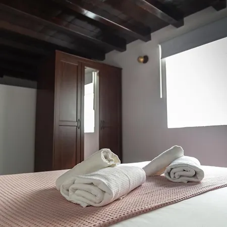 Urban Duplex Centre Apartment *